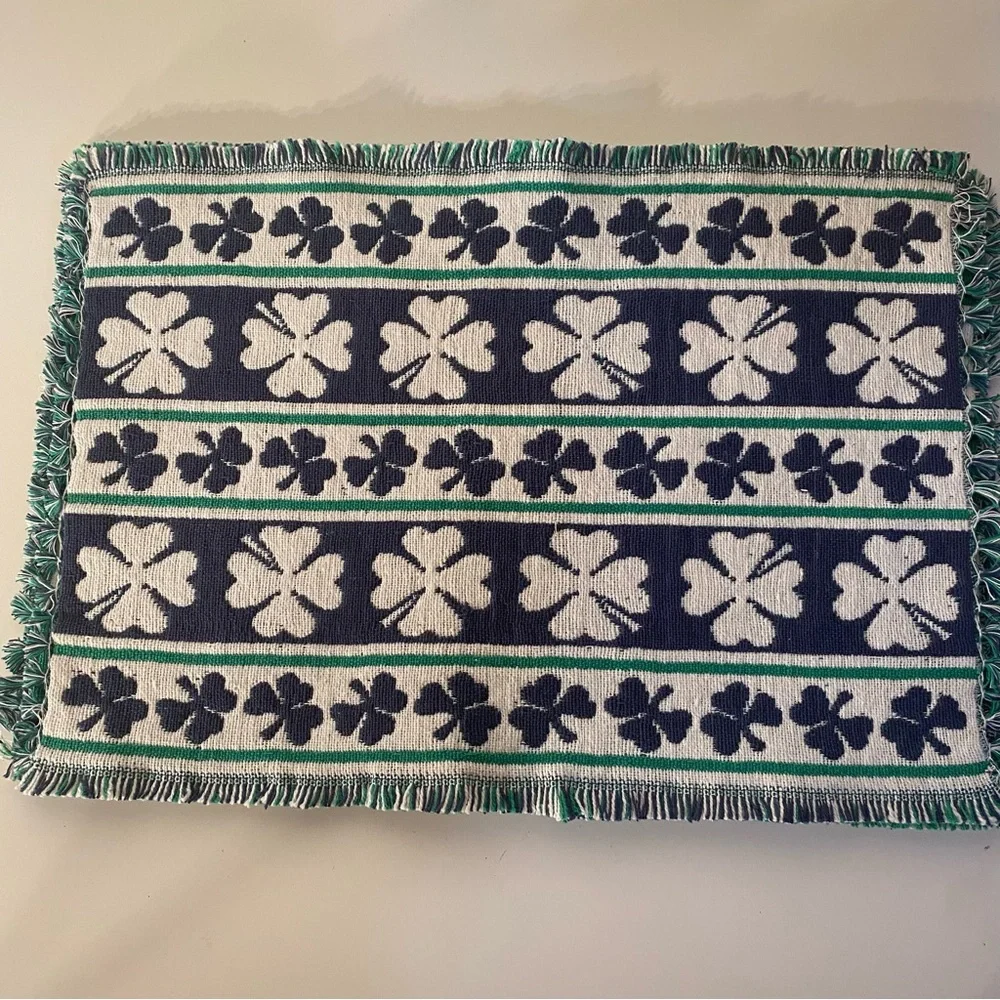 NWT Set Of 4 Park B. Smith Green/Blue Reversible Shamrock Woven Placemats Fringe